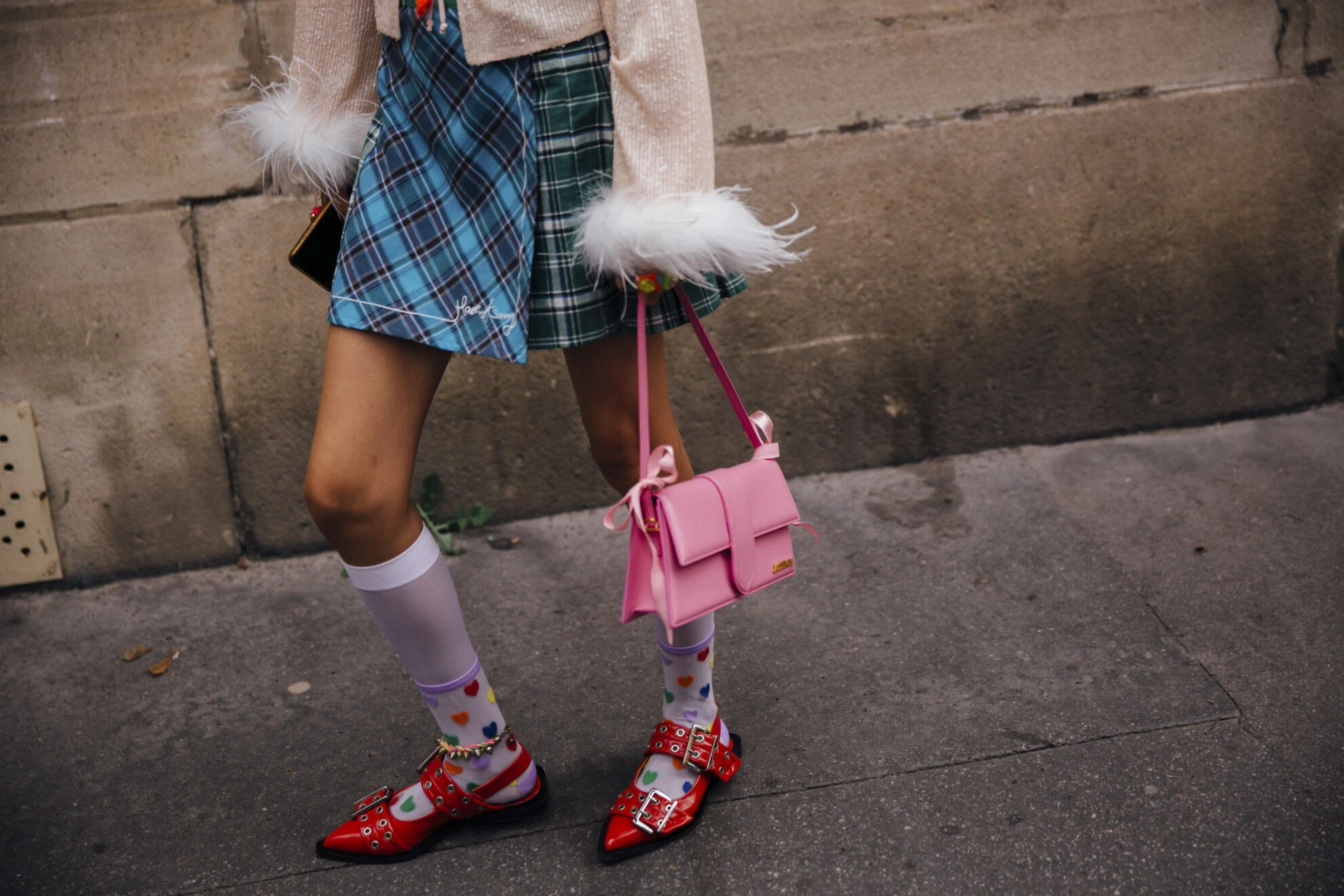 Kseniya Borodina tomonidan 2-uyda jinsiy aloqa Tanga kiygan jingalak qizlar