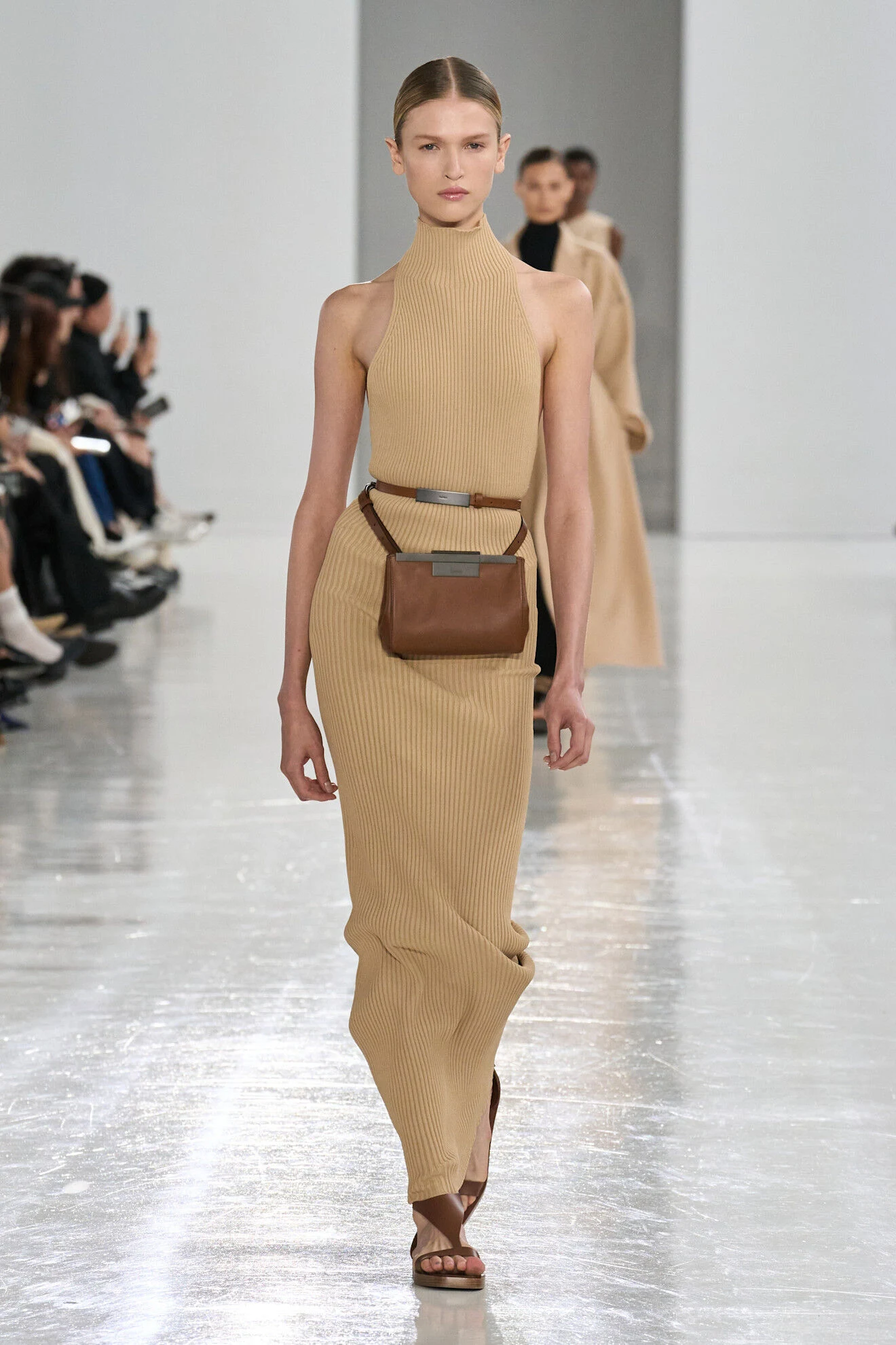 Max Mara showcases Spring-Summer 2025 collection | ELLE UZ