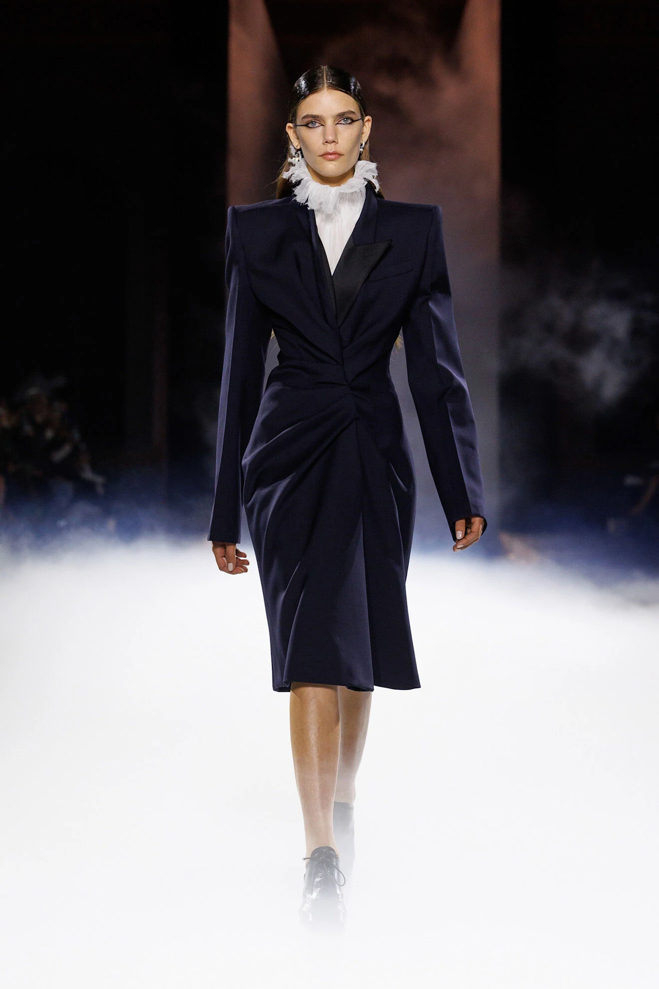 Alexander McQueen провели показ коллекции весна-лето 2025 | ELLE UZ