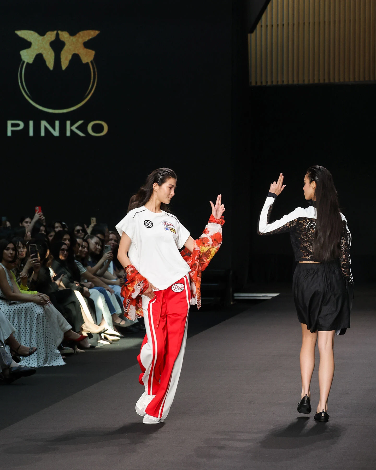 Viola porno Jinsiy aloqador ona